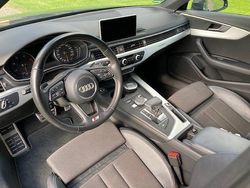 Grau Gebraucht 2016 Audi A4 Sport Kombi | 18.300 € (Fairer Preis)