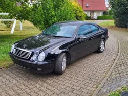 Schwarz Gebraucht 2000 Mercedes CLK230 Avantgarde Coupé | 6.790 €