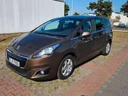 Braun Gebraucht 2016 Peugeot 5008 Active Van / Kleinbus | 10.500 € (Etwas zu teuer)