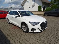 Weiß Gebraucht 2021 Audi A3 Sportback e-tron Basis Limousine | 20.690 € (Guter Preis)
