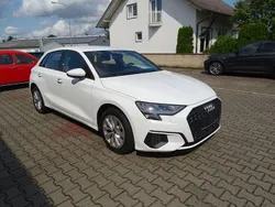 Weiß Gebraucht 2021 Audi A3 Sportback e-tron Basis Limousine | 20.690 € (Guter Preis)