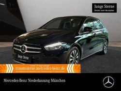 Schwarz Gebraucht 2022 Mercedes B200 Style Van / Kleinbus | 26.690 € (Guter Preis)