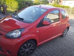Rot Gebraucht 2012 Toyota Aygo Edition Kleinwagen | 2.300 € (Guter Preis)