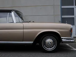 Gold Gebraucht 1962 Mercedes W111 Cabrio | 72.500 €