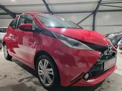Rot Gebraucht 2015 Toyota Aygo X-wave Kleinwagen | 6.950 € (Fairer Preis)