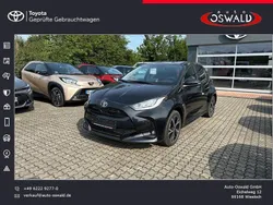 Schwarz Neu 2025 Toyota Yaris Hybrid Limousine | 28.884 € (Teuer)