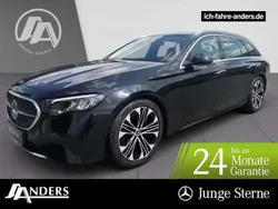 Obsidianschwarz Gebraucht 2023 Mercedes E220 Avantgarde Limousine | 44.374 € (Superpreis)