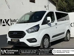 Weiß Gebraucht 2020 Ford Transit Custom Trend Van / Kleinbus | 22.790 € (Etwas zu teuer)