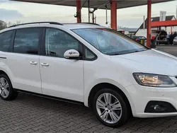 Weiß Gebraucht 2012 Seat Alhambra Van / Kleinbus | 11.399 € (Fairer Preis)
