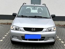 Silber Gebraucht 2001 Mazda Demio Kleinwagen | 2.300 €