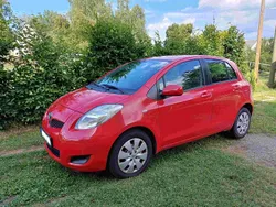 Rot Gebraucht 2009 Toyota Yaris Kleinwagen | 1.800 €