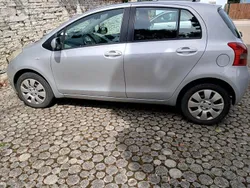 Silber Gebraucht 2006 Toyota Yaris Kleinwagen | 2.900 € (Etwas zu teuer)