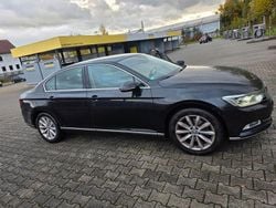Schwarz Gebraucht 2016 VW Passat Highline Limousine | 8.900 € (Superpreis)