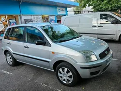 Grau Gebraucht 2005 Ford Fusion Kleinwagen | 1.000 €