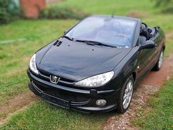 Schwarz Gebraucht 2005 Peugeot 206 CC Cabrio | 750 €