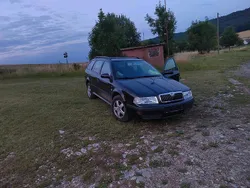 Schwarz Gebraucht 2003 Skoda Octavia Kombi | 800 € (Superpreis)