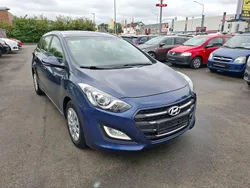 Blau Gebraucht 2017 Hyundai i30 Trend Kombi | 7.999 € (Superpreis)