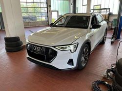 Gletscherweiß metallic Gebraucht 2022 Audi e-tron Advanced SUV | 39.645 € (Fairer Preis)