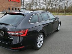 Schwarz Gebraucht 2016 Skoda Superb Kombi | 14.600 € (Superpreis)