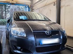 Grau Gebraucht 2008 Toyota Auris Kleinwagen | 3.500 €