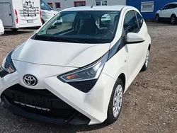 Weiß Gebraucht 2018 Toyota Aygo Kleinwagen | 4.590 € (Superpreis)