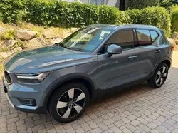 Grau Gebraucht 2022 Volvo XC40 Momentum SUV | 28.800 € (Fairer Preis)