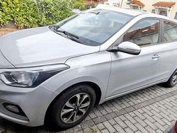 Silber Gebraucht 2018 Hyundai i20 Select Limousine | 9.800 €