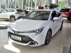 Platinumweiss perleffekt Gebraucht 2024 Toyota Corolla Team Kombi | 28.290 € (Guter Preis)