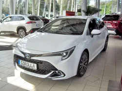 Platinumweiss perleffekt Neu 2024 Toyota Corolla Team Kombi | 30.290 €