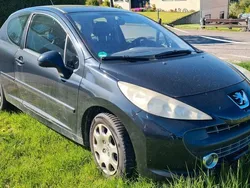 Schwarz Gebraucht 2006 Peugeot 207 Filou Limousine | 600 € (Superpreis)