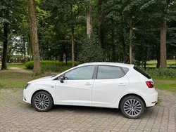 Weiß Gebraucht 2016 Seat Ibiza CONNECT Kleinwagen | 8.199 € (Etwas zu teuer)