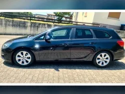 Schwarz Gebraucht 2015 Opel Astra Kombi | 3.499 € (Guter Preis)