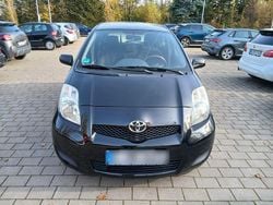 Schwarz Gebraucht 2010 Toyota Yaris Limousine | 2.850 € (Fairer Preis)