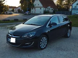 Schwarz Gebraucht 2015 Opel Astra Exklusiv Kombi | 6.000 € (Fairer Preis)