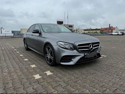 Grau Gebraucht 2018 Mercedes E220 Limousine | 21.500 € (Guter Preis)
