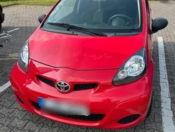 Rot Gebraucht 2009 Toyota Aygo Kleinwagen | 2.400 € (Fairer Preis)