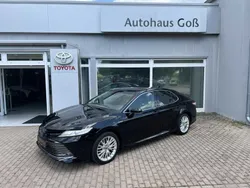 Tiefschwarz mica metallic Gebraucht 2019 Toyota Camry Executive Limousine | 26.440 € (Fairer Preis)