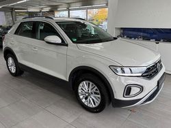 Ascotgrau Gebraucht 2024 VW T-Roc Life SUV | 22.990 € (Superpreis)
