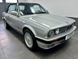 Silber Gebraucht 1992 BMW 318 Cabriolet Cabrio | 10.900 €