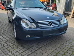 Schwarz Gebraucht 2004 Mercedes C200 Coupé | 2.850 € (Fairer Preis)
