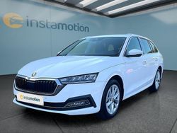 Weiß Gebraucht 2023 Skoda Octavia Kombi | 26.749 € (Teuer)