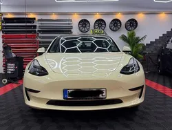 Weiß Gebraucht 2022 Tesla Model 3 Long Range Limousine | 22.700 € (Teuer)