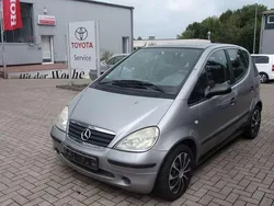 Silber Gebraucht 2001 Mercedes A170 Classic Van / Kleinbus | 1.750 € (Fairer Preis)