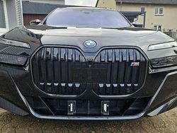 Black sapphire metallic Gebraucht 2023 BMW 760 M Performance Limousine | 149.900 €