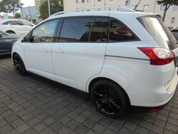 Weiß Gebraucht 2017 Ford Grand C-Max Cool & Connect Van / Kleinbus | 12.490 € (Teuer)