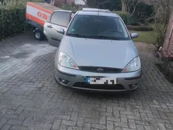 Grau Gebraucht 2004 Ford Focus Kleinwagen | 1.800 € (Fairer Preis)