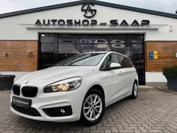 Alpinweiss iii Gebraucht 2017 BMW 218 Gran Tourer Advantage Van / Kleinbus | 14.900 € (Fairer Preis)
