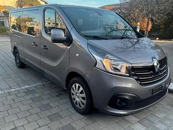 Grau Gebraucht 2016 Renault Trafic Van | 9.900 €