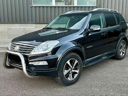 Schwarz Gebraucht 2016 Ssangyong (KGM) Rexton SUV | 11.000 €