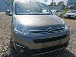 Braun Gebraucht 2015 Citroën Berlingo Feel Van / Kleinbus | 7.200 € (Guter Preis)